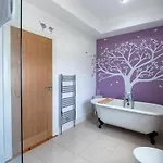 Mongalvin Villa Whitehill