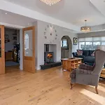 Mongalvin Villa Whitehill