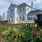 Mongalvin Villa Whitehill