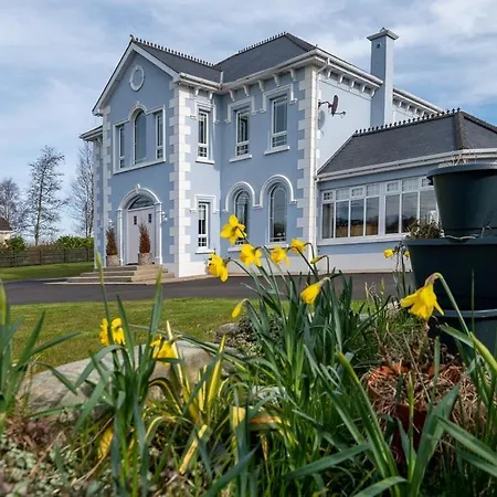 Mongalvin Villa Whitehill