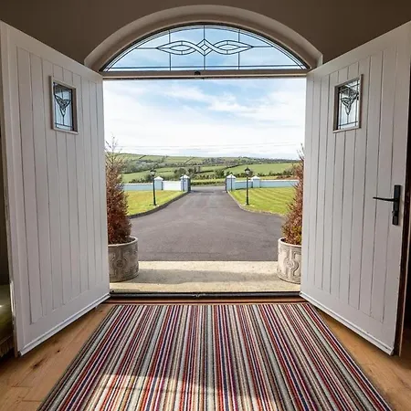 Mongalvin Villa Whitehill