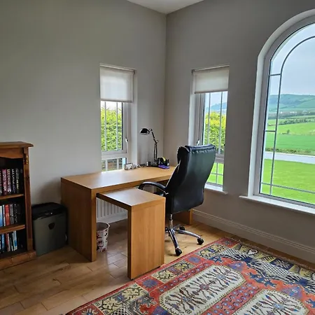 Villa Mongalvin Whitehill