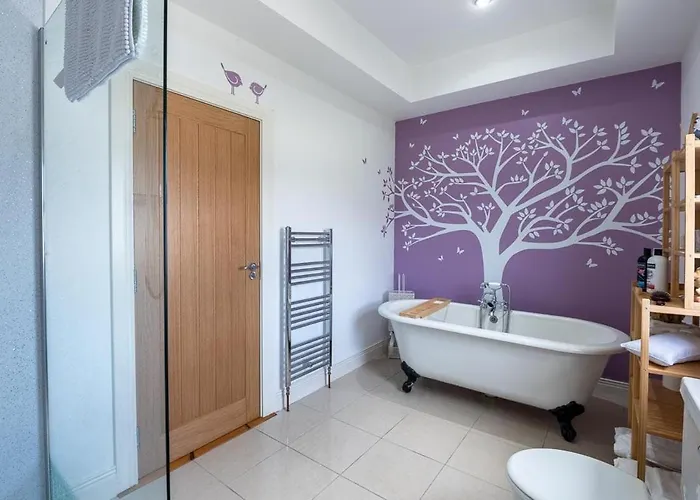 Mongalvin Villa Whitehill