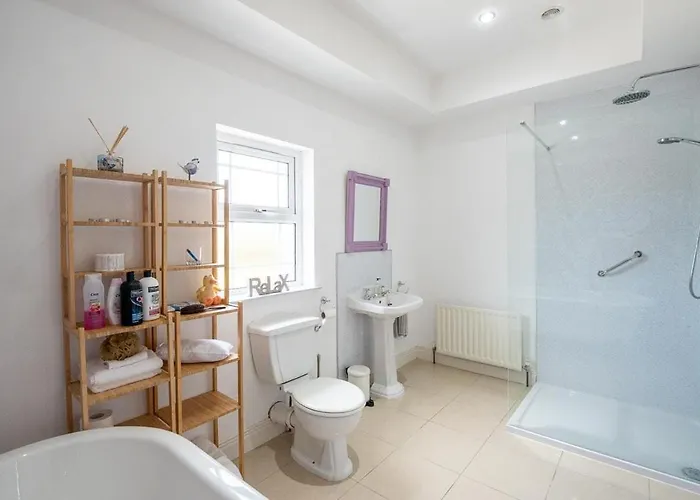 Mongalvin Villa Whitehill