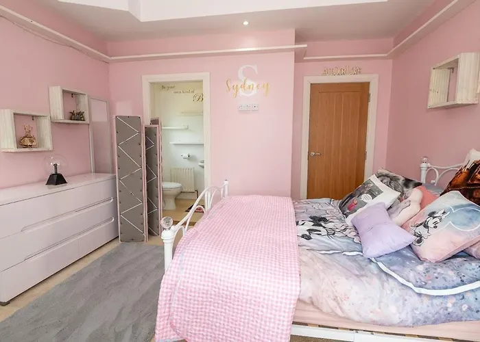 Mongalvin Villa Whitehill